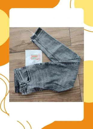 Pantalon jean Zara man troué gris, marque: Zara Man, état: Très bon état, taille: M, 10,00 €, 11,20 € Protection acheteurs (Pro) incluse