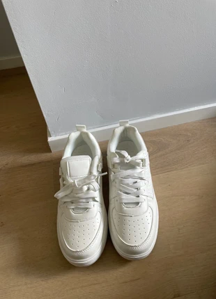 Witte sneakerss, marque: Feetje, état: Neuf sans étiquette, taille: 39, 10,00 €, 11,20 € Protection acheteurs incluse