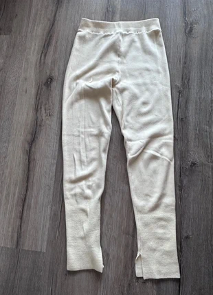 Legging crème Pleats Please, merk: Pleats Please Issey Miyake, staat: Heel goed, maat: Universele maat, € 15,00, € 16,45 inclusief Kopersbescherming