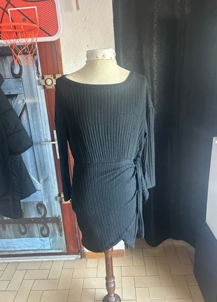 Jolie robe noire portefeuille Shein, brand: Shein, condition: Very good, size: L / 40 / 12, €3.00, €3.85 includes Buyer Protection