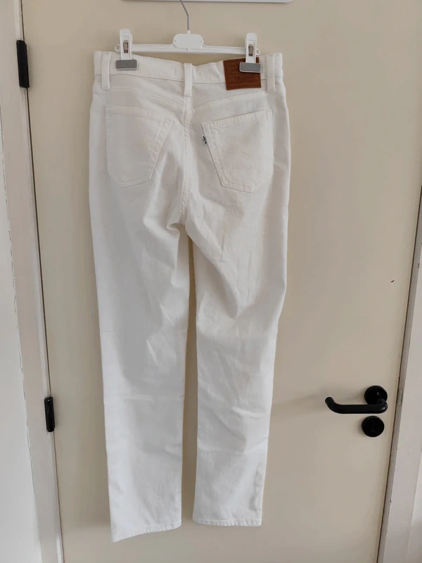 Superbe Jean Levi's blanc modèle 724 taille haute coupe droite neuf - photo numéro 7