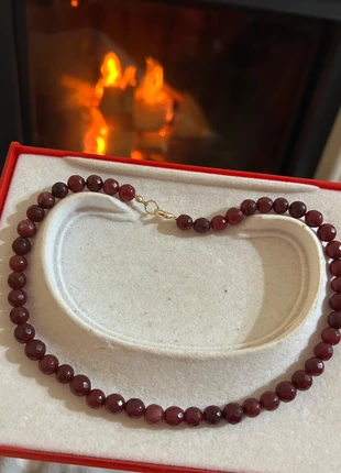 Collier rosso sfaccettato, brand: Vintage, condizioni: Nuovo senza cartellino, €14.00, €15.40 include la Protezione acquisti