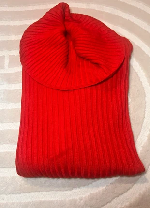 Pull col roulé rouge | Taille S | Apt 9, marque: Apt. 9, état: Très bon état, taille: S / 36 / 8, 8,00 €, 9,10 € Protection acheteurs incluse