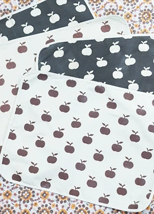 4 retro apple placemats, marque: Vintage, état: Bon état, 14,00 €, 15,40 € Protection acheteurs (Pro) incluse