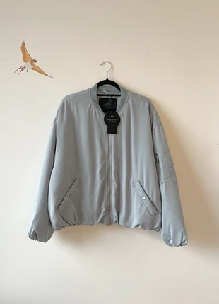 Bomber neuf WithBlack bleu gris perle oversize en lyocell – taille XL, marke: WithBlack, zustand: Neu, mit Etikett, größe: XL / 42 / 14, 40,00 €, 42,70 € inklusive Vinted-Käuferschutz