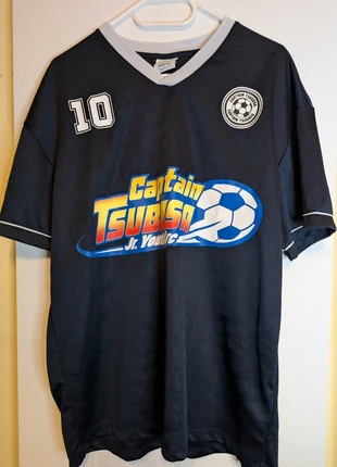 Captain Tsubasa Football T- Shirt Size L, marke: Bershka, zustand: Sehr gut, größe: L, 15,00 €, 16,45 € inklusive Vinted-Käuferschutz