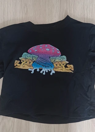 Mushroom crop top tee-shirt, merk: Emmiol, staat: Nieuw zonder prijskaartje, maat: S / 36 / 8, € 5,00, € 5,95 inclusief Kopersbescherming