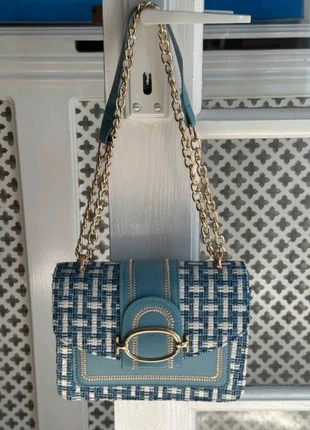 Sac à main bleu à motif tweed avec chaîne dorée, condizioni: Nuovo senza cartellino, €20.00, €21.70 include la Protezione acquisti