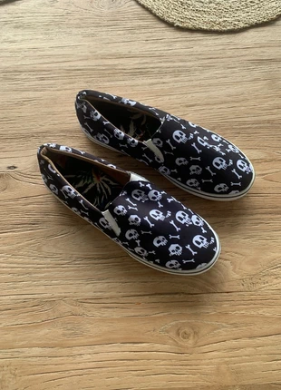 Schoenen met skelleten print, estado: Nuevo sin etiquetas, tamaño: 43, 2,00 €, 2,80 € Protección al comprador incluida