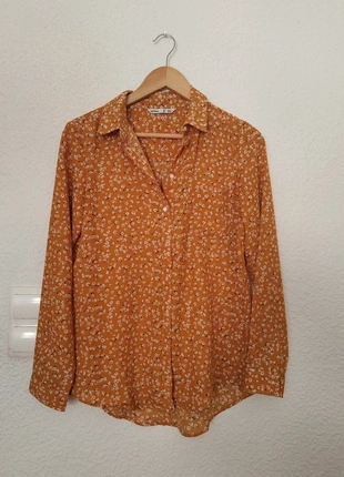 Camisa mostaza Lefties, marca: Lefties, estado: Muy bueno, tamaño: S / 36 / 8, 2,00 €, 2,80 € Protección al comprador incluida