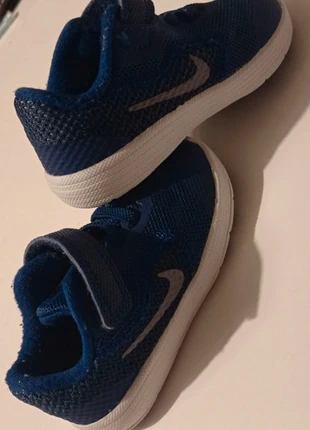 Baskets Nike bébé taille 21 – Bleu marine – Légères & stylées, brand: Nike, condition: Very good, size: 21, €12.00, €13.30 includes Buyer Protection
