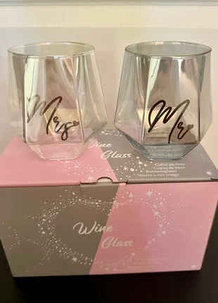 Set of 2 Mr & Mrs Modern Stemless Wine Glasses for Wedding, mariage bridé with orignal gift box, marke: Wedding, zustand: Neu, mit Etikett, 9,00 €, 10,15 € inklusive Vinted-Käuferschutz