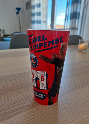 Ecocup 50 cl coca cola motif PSG, marke: Coca-Cola, zustand: Sehr gut, 2,00 €, 2,80 € inklusive Vinted-Käuferschutz