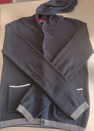 Comodo cardiganl ragazzo con cappuccio, brand: Original Marines, condizioni: Ottime, taglia: 12 anni / 152 cm, €1.50, €2.28 include la Protezione acquisti