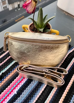 Sac banane irisée doré jamais utilisé cuir véritable, staat: Heel goed, € 27,00, € 29,05 inclusief Kopersbescherming