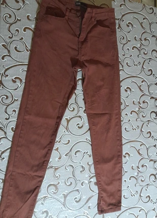 Pantaloni Zuiki, merk: Zuiki, staat: Goed, maat: S / 36 / 8, € 5,00, € 5,95 inclusief Kopersbescherming