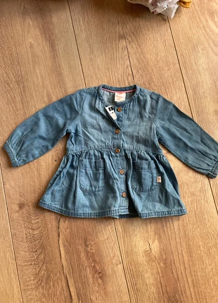 Nieuw spijkerjurkje HEMA, merk: Hema, staat: Nieuw met prijskaartje, maat: 3-6 maanden / 62 cm, € 2,00, € 2,80 inclusief Kopersbescherming