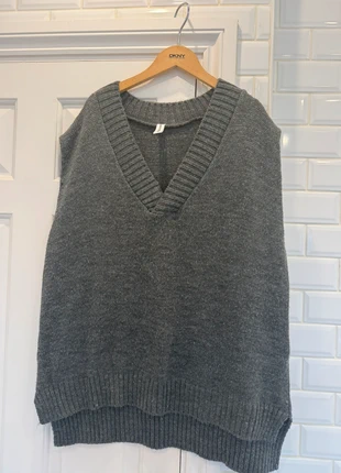 Grey sweater vest, brand: other, condition: Good, size: S / 8, £3.00, £3.85 includes Buyer Protection