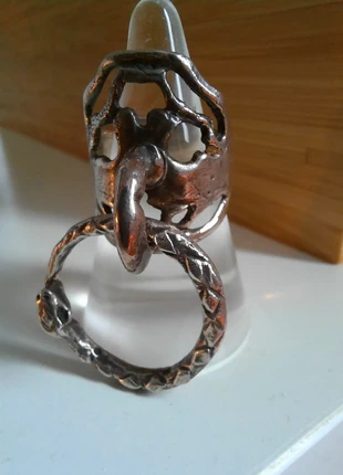 Uroboros Schlangen Door Knocker Ring, merk: Naomi Nowak, staat: Heel goed, maat: 53.1 mm / 16.9 mm Ø, € 125,00, € 131,95 inclusief Kopersbescherming