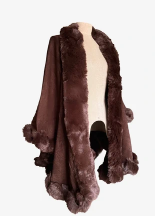 Cape coat, marca: Vintage Dressing, estado: Muy bueno, tamaño: Talla única, 28,00 €, 30,10 € Protección al comprador incluida