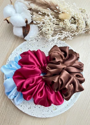 Chouchou en satin, marca: Boutique Parisienne, estado: Muy bueno, 14,00 €, 15,40 € Protección al comprador Pro incluida