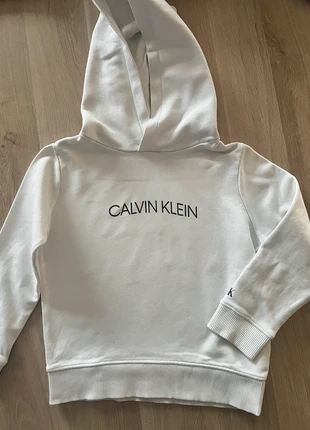 Calvin Klein sweater!, marque: Calvin Klein, état: Très bon état, taille: 4 ans / 104 cm, 12,00 €, 13,30 € Protection acheteurs incluse