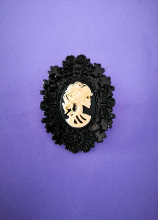 Spilla Teschio Goth Dark Style Silhouette Lady Skull, marque: Skull, état: Très bon état, 4,00 €, 4,90 € Protection acheteurs incluse