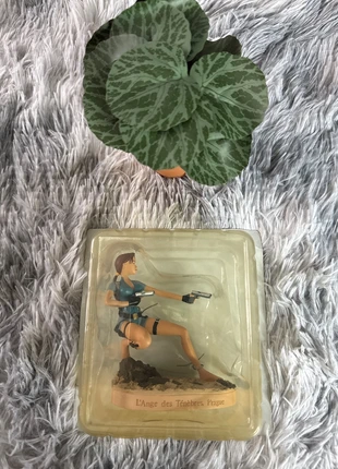 Figurine collector Tomb Raider L’Ange des Ténèbres Prague, marque: Editions Atlas, état: Très bon état, taille: Taille unique, 7,90 €, 9,00 € Protection acheteurs incluse