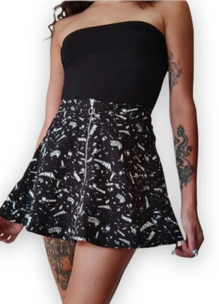 🌟 Falda negra de Bershka Talla S - Estilo espacial 🌟, marque: Bershka, état: Très bon état, taille: S / 36 / 8, 3,50 €, 4,38 € Protection acheteurs incluse