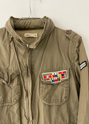Veste Believe kaki style militaire S/M 💀 Patchs brodés & capuche cachée 💚, marca: believe, estado: Bueno, tamaño: S / 36 / 8, 15,00 €, 16,45 € Protección al comprador incluida