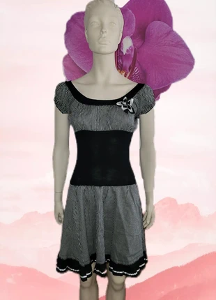 Wunderschönes Kleid in schwarz weiß gestreift Gr.S/M/36/38, brand: Ohne, condizioni: Ottime, taglia: S / IT 40 / EU 36, €17.00, €18.55 include la Protezione acquisti