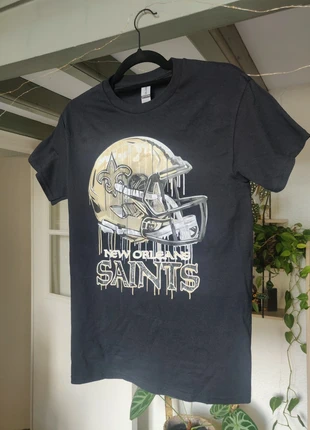 T-shirt Saints NFL, marke: Gildan, zustand: Neu, größe: S, 6,00 €, 7,00 € inklusive Vinted-Käuferschutz