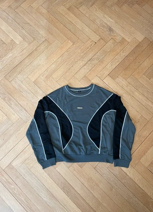 Pull sweat noir vintage y2k 90’s, brand: Aesthetic, condizioni: Ottime, taglia: M, €27.00, €29.05 include la Protezione acquisti