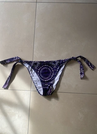 slip bikini motivo etnico taglia M regolabile vintage, brand: Vintage Dressing, condizioni: Nuovo senza cartellino, taglia: M / IT 42 / EU 38, €2.50, €3.33 include la Protezione acquisti