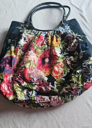 Grand sac cabas tissu fleuri- anses noires, marque: Vintage Dressing, état: Neuf sans étiquette, 6,90 €, 7,95 € Protection acheteurs incluse