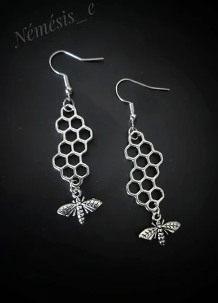 Boucles d'oreilles Ruche Abeille 🖤 Argenté, marke: Moonchild, zustand: Sehr gut, 7,50 €, 8,58 € beinhaltet Vinted-Käuferschutz Pro