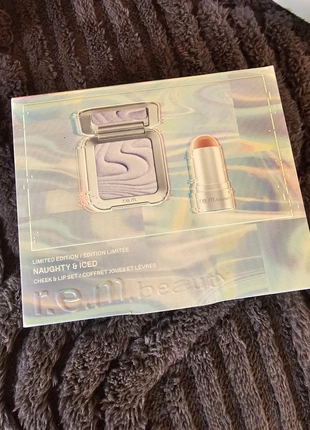 Neuf - R.E.M beauty Coffret joues et lèvres, brand: r.e.m beauty, condition: New with tags, €23.00, €24.85 includes Buyer Protection