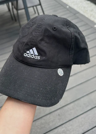 Casquette Adidas noire, marque: adidas, état: Très bon état, taille: Taille unique, 5,00 €, 5,95 € Protection acheteurs incluse