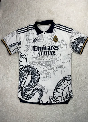 Maillot Réal Madrid motif dragon, brand: adidas, condition: Good, size: S, €20.00, €21.70 includes Buyer Protection