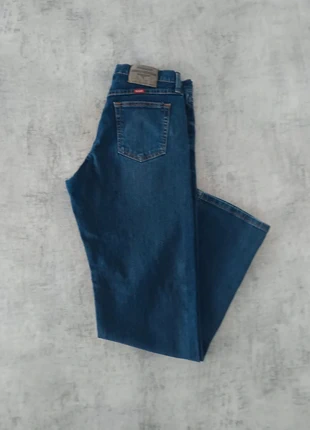Jean bleu homme Wrangler 32 - Très bon état  - Taille W30 L32 | FR 40, marke: Wrangler, zustand: Sehr gut, größe: W30 | DE 46, 15,00 €, 16,45 € inklusive Vinted-Käuferschutz