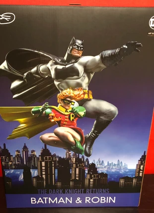 Iron Studios Batman & Robin Deluxe Art Scale 1/10 The Dark Knight Return Statue, merk: Iron Studios, staat: Heel goed, maat: Prematuur, tot 44 cm, € 109,95, € 116,15 inclusief Kopersbescherming Pro