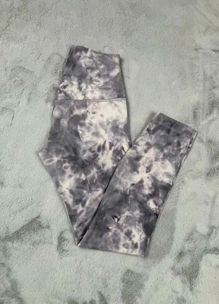 Legging Lululemon Align 25" T4 | Tie-Dye Pastel Lilas | Taille Haute | Tissu Nulu Ultra Doux, marke: Lululemon, zustand: Sehr gut, größe: XS / 34 / 6, 55,00 €, 58,45 € inklusive Vinted-Käuferschutz