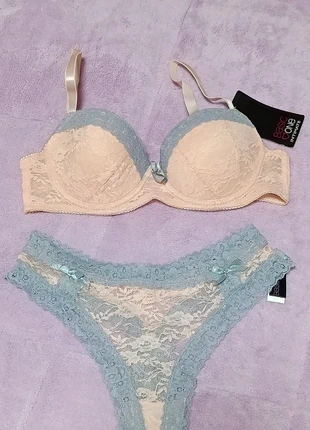 Ensemble soutien-gorge et string Neuf, marca: Basic One, estado: Novo com etiquetas, tamanho: 75B, €10.00, €11.20 inclui Proteção do Comprador