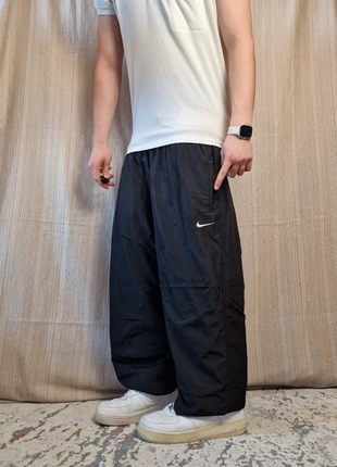 Nike Vintage Baggy Parachute Pants Schwarz Weiß NRG Solo Swoosh TN Shox Trackpants, marca: Nike, estado: Muy bueno, tamaño: S, 35,00 €, 37,45 € Protección al comprador incluida