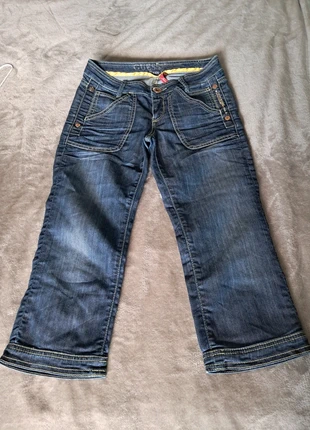 Pantacourt vintage guess jeans bleu corsaire brut, brand: GUESS, condition: Very good, size: S / 36 / 8, €5.00, €5.95 includes Buyer Protection