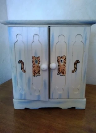 Petite armoire en bois, condition: Very good, size: One size, €8.50, €9.63 includes Buyer Protection