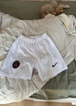 Witte short Nike Paris Saint Germain, estado: Muito bom, tamanho: S, €10.00, €11.20 inclui Proteção do Comprador