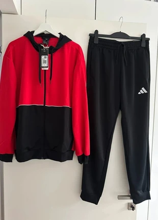Survêtement adidas homme taille M neuf, merk: adidas, staat: Nieuw met prijskaartje, maat: M, € 80,00, € 84,70 inclusief Kopersbescherming