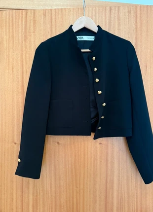 ZARA Cropped Military-Style Blazer with Gold Buttons – XS, merk: Zara, staat: Nieuw zonder prijskaartje, maat: XS / 34 / 6, € 18,50, € 20,13 inclusief Kopersbescherming