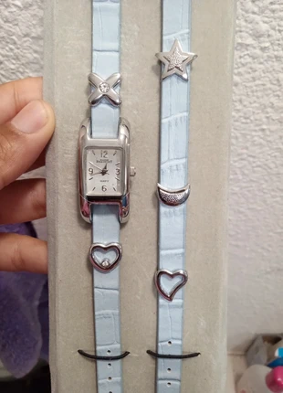 Belle montre avec bracelet bleu claire femme, marque: Quartz, état: Neuf avec étiquette, taille: Taille unique, 5,00 €, 5,95 € Protection acheteurs incluse